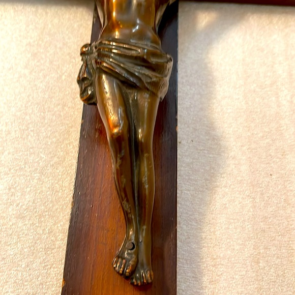 Jesus Christ INRI Crucifix Wood Cross - Picture 5 of 11